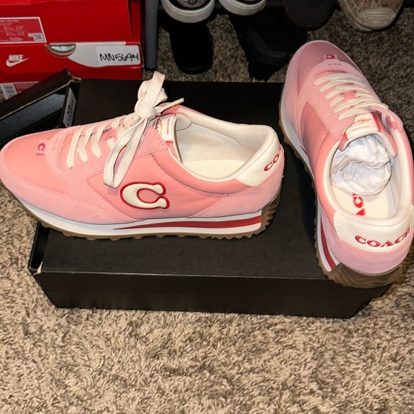 COACH Sneaker - Picture 2 of 4